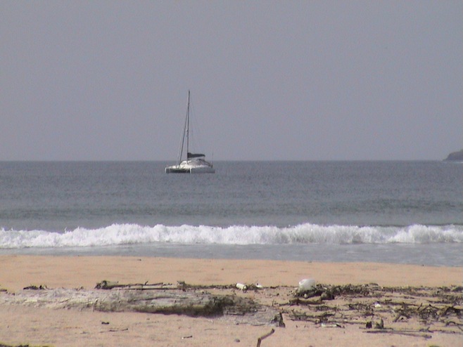 Panama Pearl Islands Bum.JPG (88464 bytes)